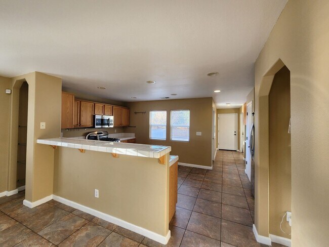 Building Photo - 4 Bedroom Home in Gardnerville For Rent