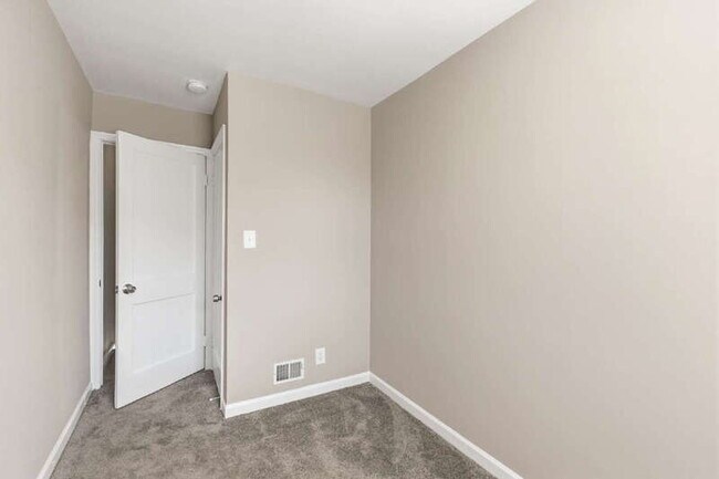 Building Photo - 3482 Dunhaven Rd