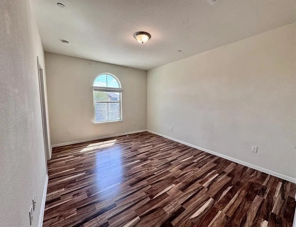 Building Photo - Room in Townhome on Zodiac Ln