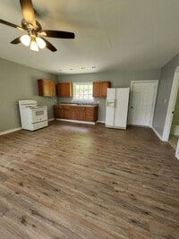 Building Photo - Very cool 1br/1ba cottage