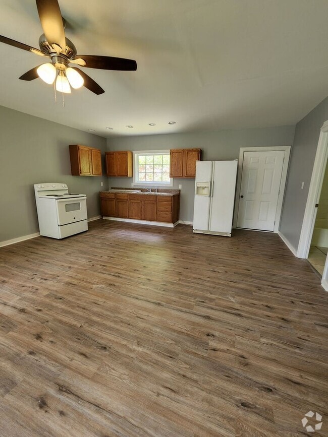 Building Photo - Very cool 1br/1ba cottage