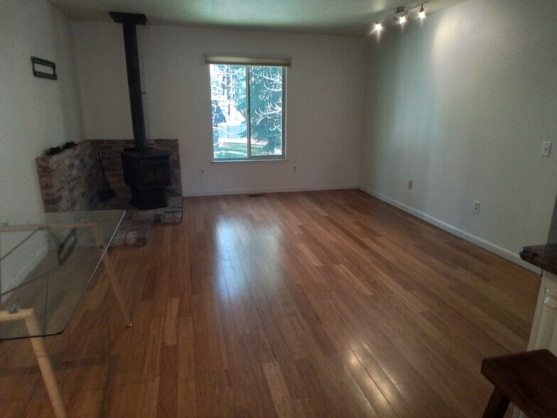 Primary Photo - 2103 12th St