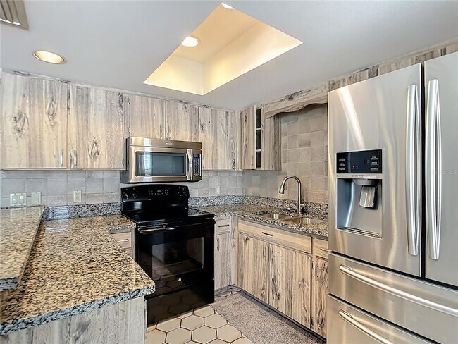 Building Photo - 813 Ormond St