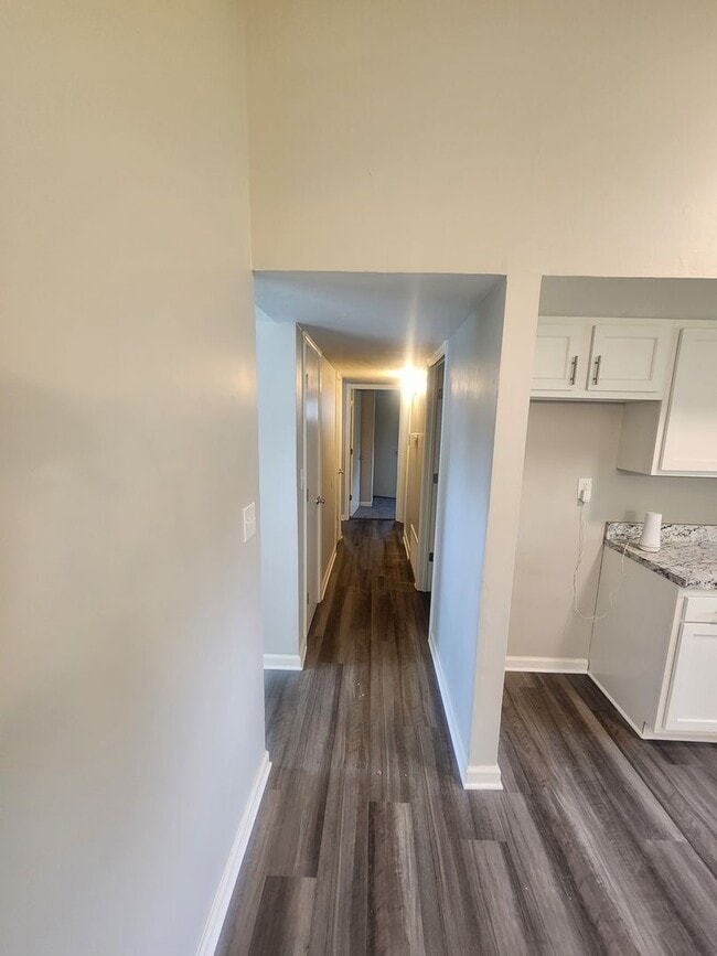 Building Photo - Renovated 3 bedroom 1.5 bath home in Valle...