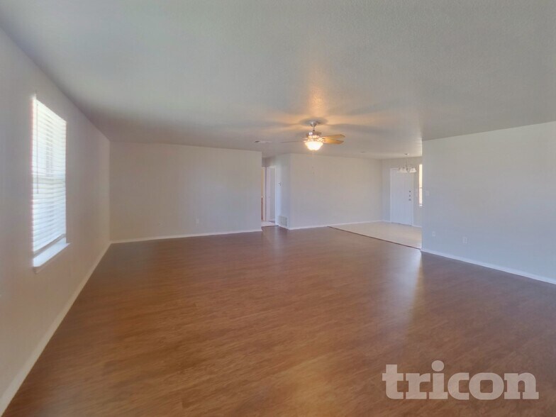 Building Photo - 215 Bobbie Ann Ct