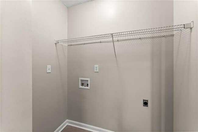 Building Photo - 175 Cedar Ridge Dr