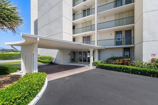 Building Photo - 5400 N Ocean Dr