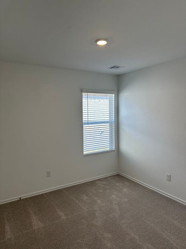 Building Photo - Limited Time Savings — FREE Blackstone Grill — Sign by 6/15! Charming 3 Bed, 2 Bath Home in Purcell