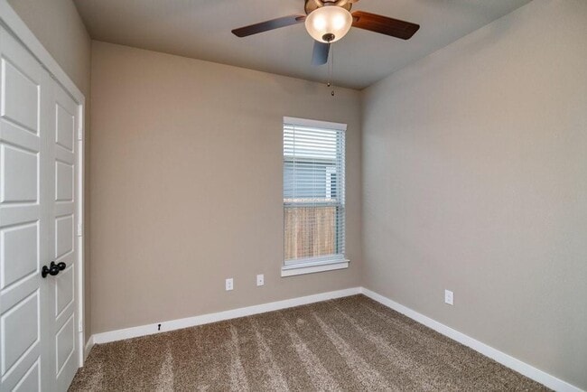 Building Photo - Modern 3-Bedroom Duplex with Granite Counters, Private Yard, and Prime Location