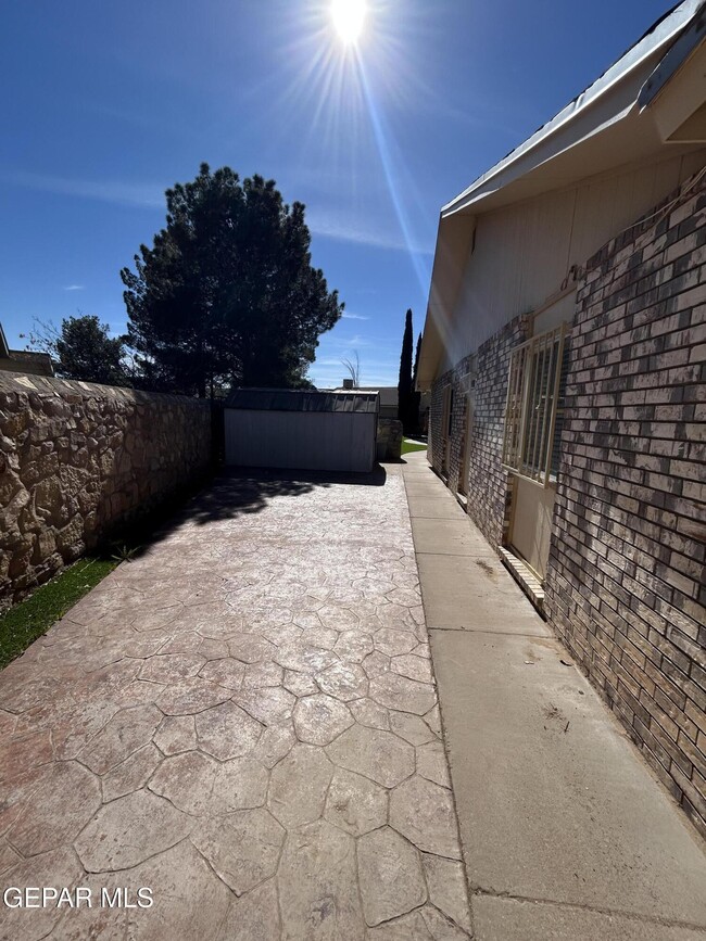 Building Photo - 1721 Jenny Laurie Ct