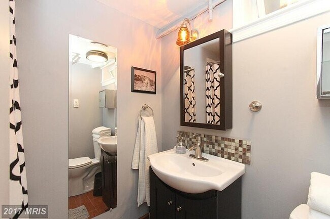 Building Photo - Wonderful Home in Great Arlington Location!
