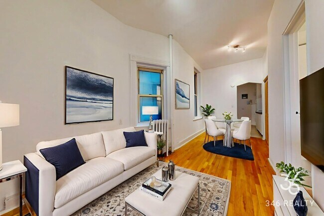 Building Photo - 208 E 25th St