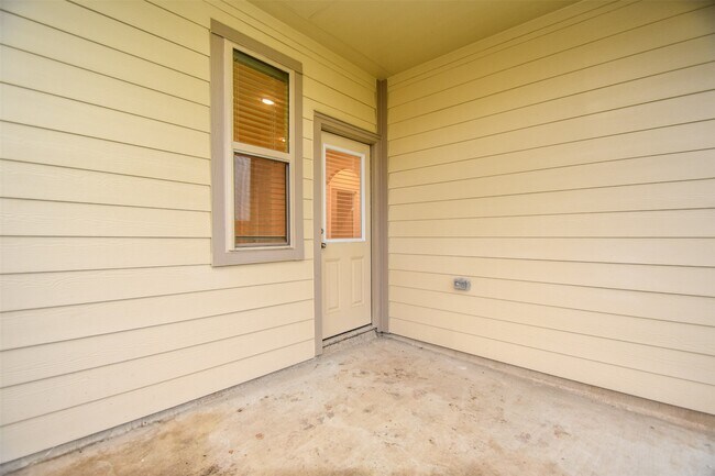Building Photo - 2431 Concord Ter