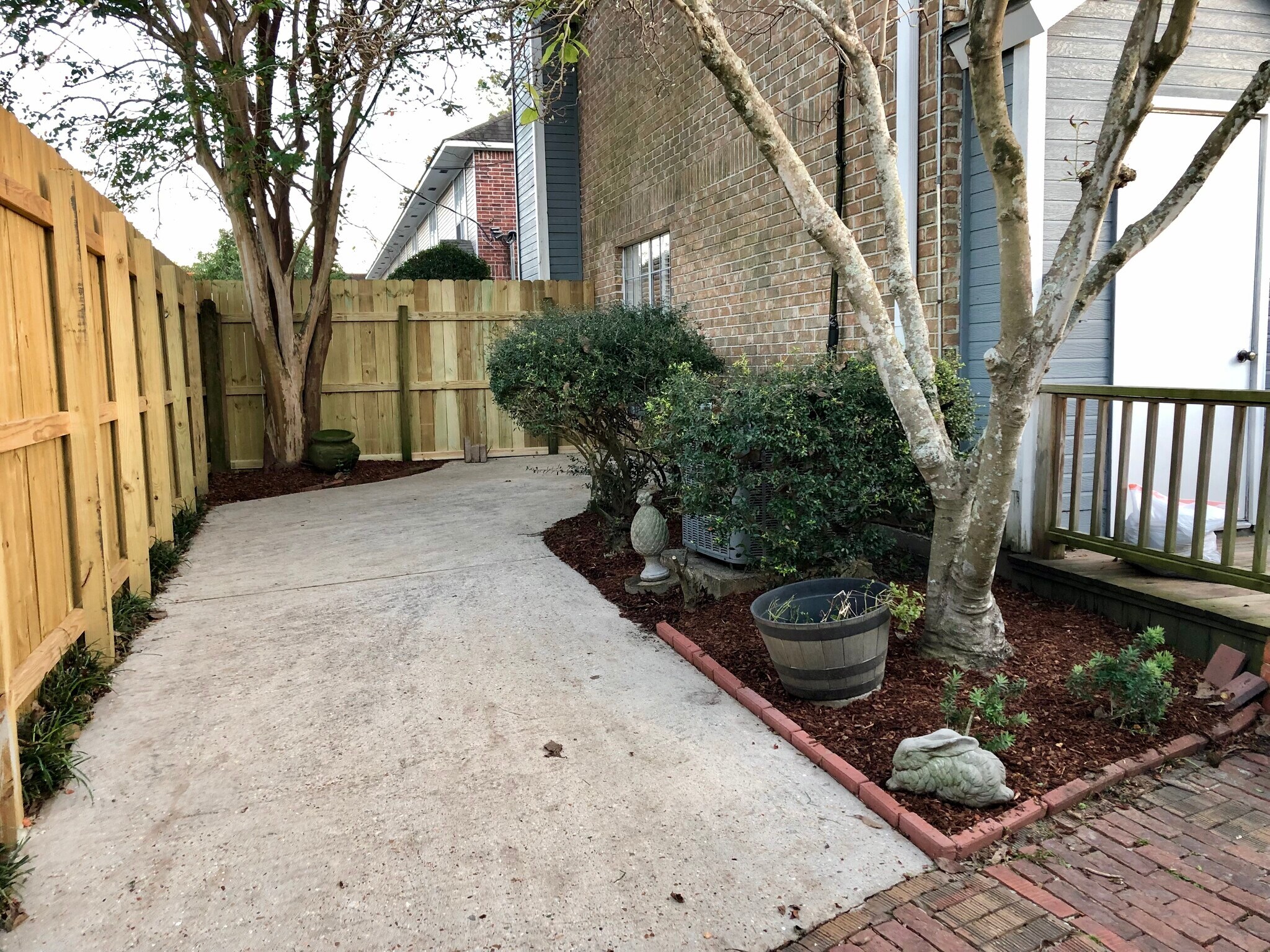 Side Yard - 71 Brent Ct