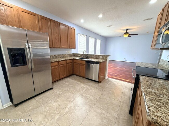Building Photo - 321 Pecan Grove Dr