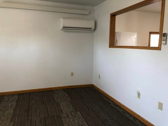 Building Photo - Cute House for Rent in quiet neighborhood