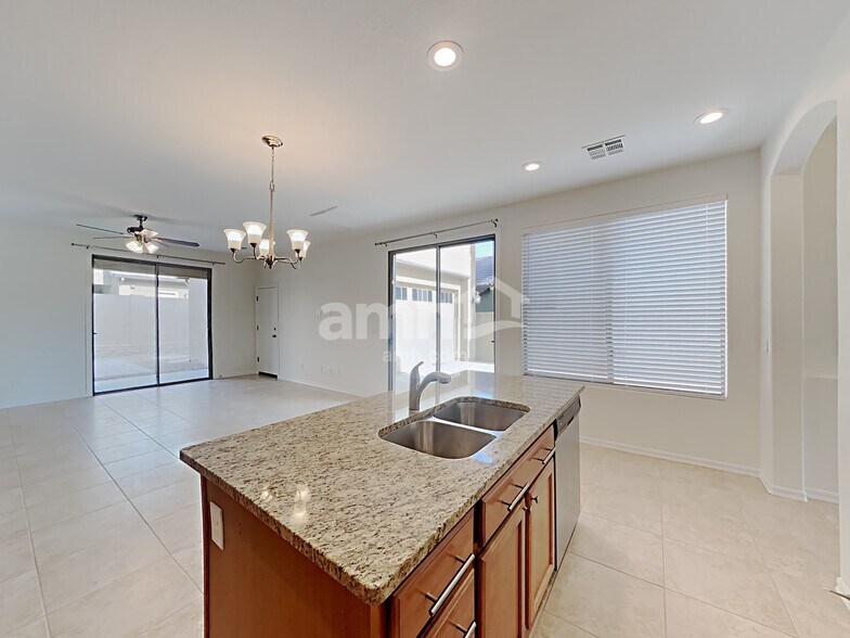 Building Photo - 14576 W Maui Ln