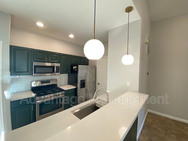 Building Photo - 1077 Canyon Meadow Dr