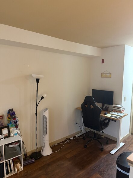 Building Photo - 1420 E Pine St