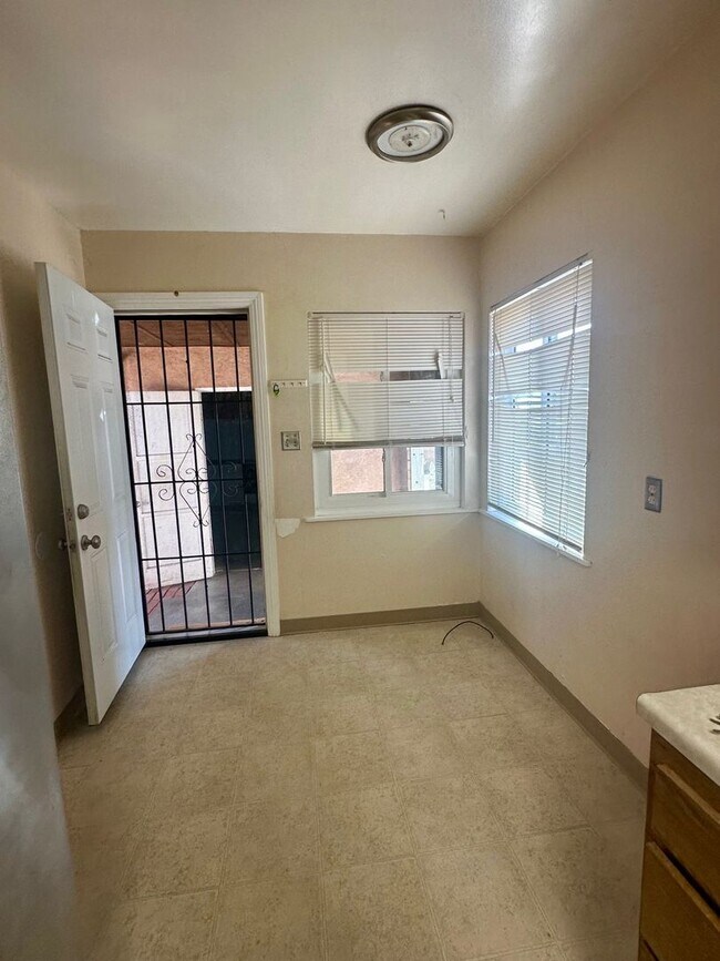Building Photo - Large home in West Chula Vista