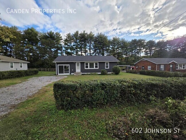 Building Photo - 602 Johnson St