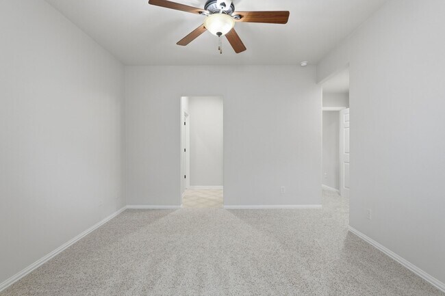 Building Photo - 126 E Cove View Trail