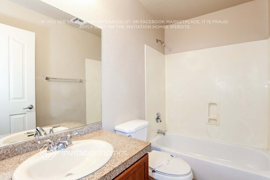 Building Photo - 12742 W Pershing St