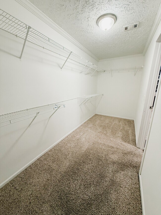 Building Photo - 106 Dolly Dr