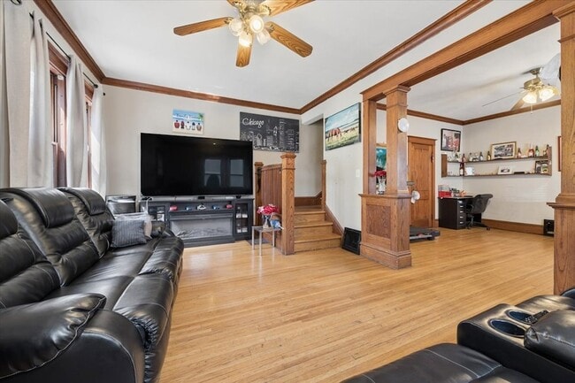 Building Photo - 362 Evans Ave