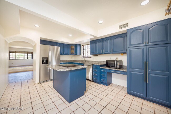Building Photo - 2284 W Paseo Cielo