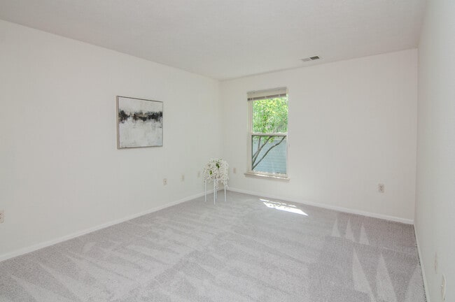 Building Photo - 1704 Weatherstone Dr