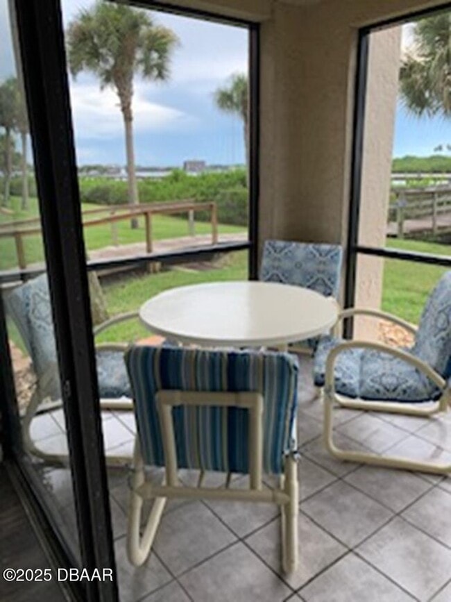 Building Photo - 458 Bouchelle Dr