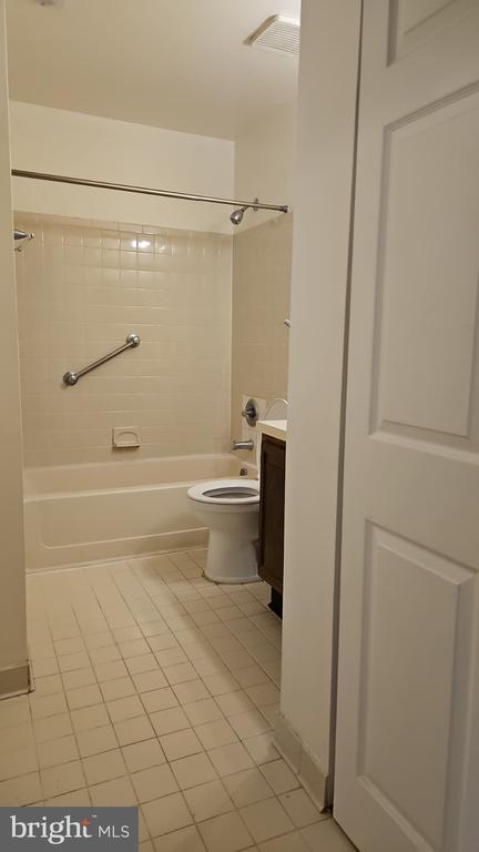 Building Photo - 909 Ravens Crest Dr