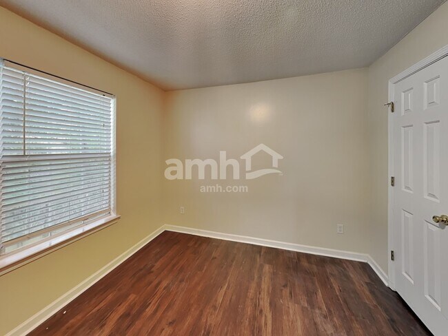 Building Photo - 4319 Caroline Ct