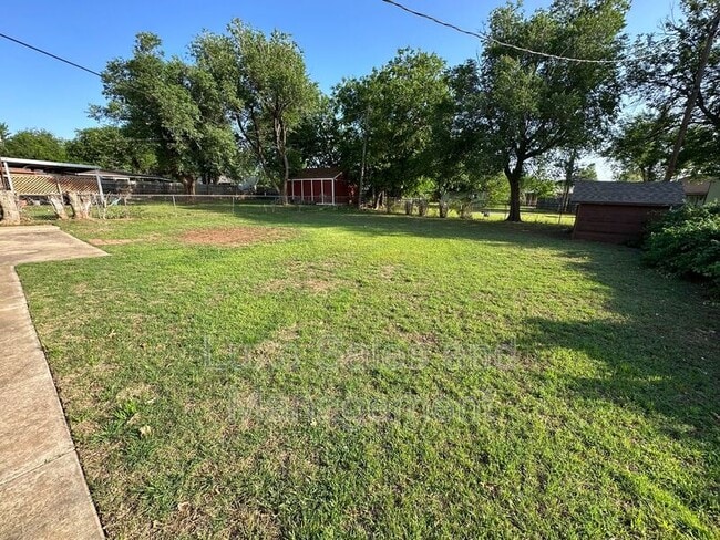 Building Photo - 209 Gill Dr