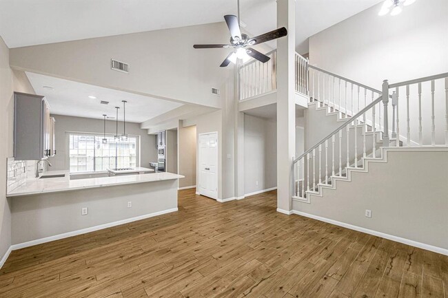 Building Photo - 8827 Lawncliff Ln