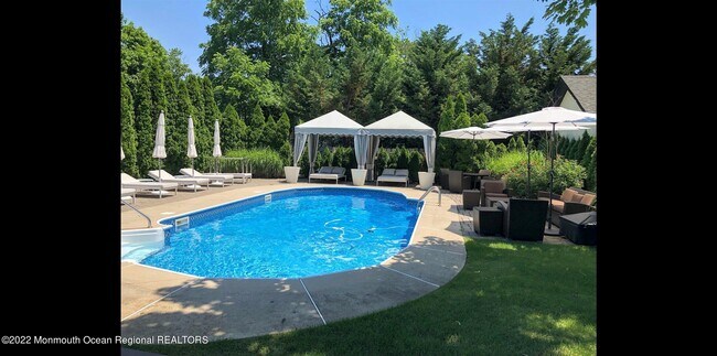 Building Photo - 1049 Norwood Ave