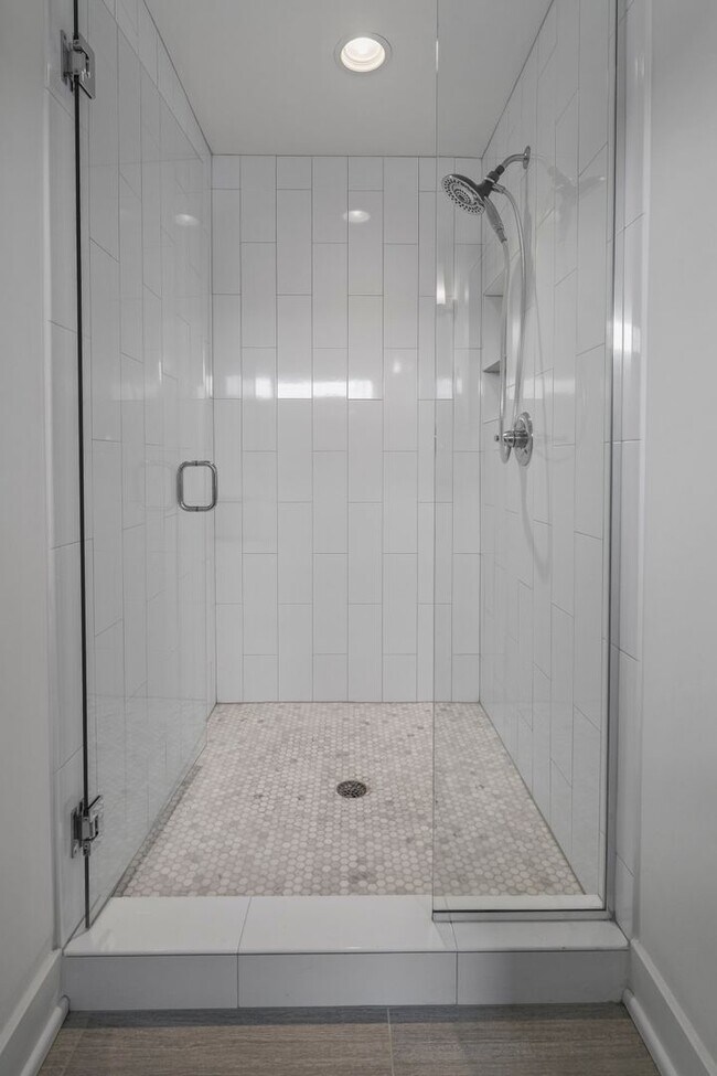Building Photo - Modern 3 bedroom Home in East Nashville Close to the Most Popular Places in Nashville!
