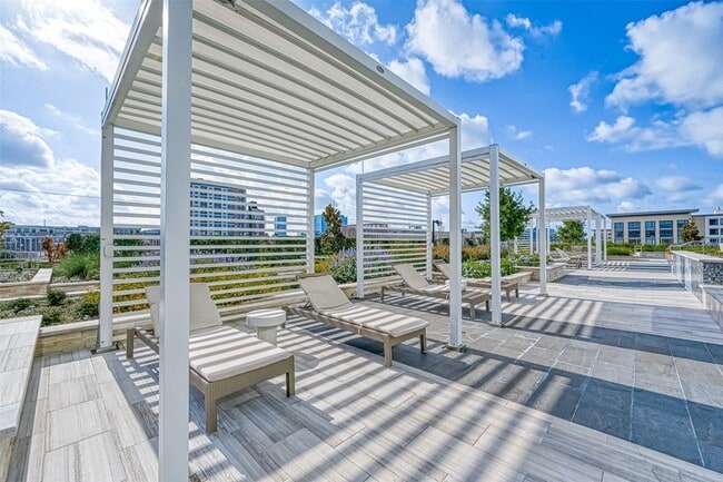 Building Photo - 2047 Westcreek Ln Ln