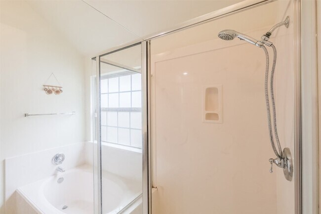 Building Photo - 6811 Gonzales Pt