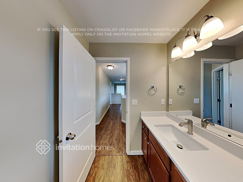 Building Photo - 19106 19th Ave Ct E