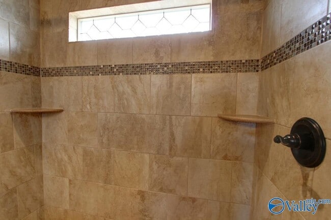 Building Photo - 22947 Pin Oak Dr