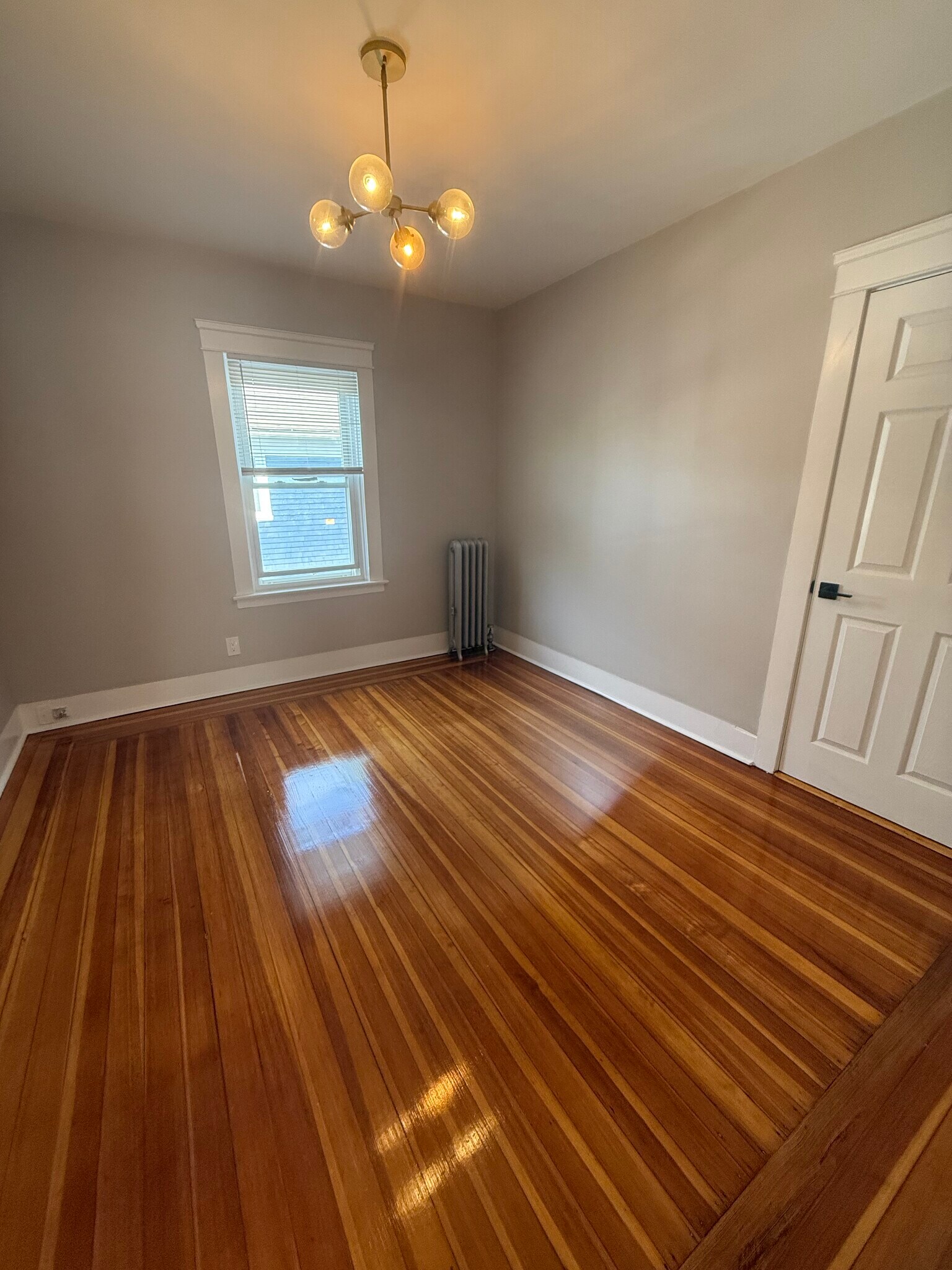 Building Photo - 64 Rochambeau Ave