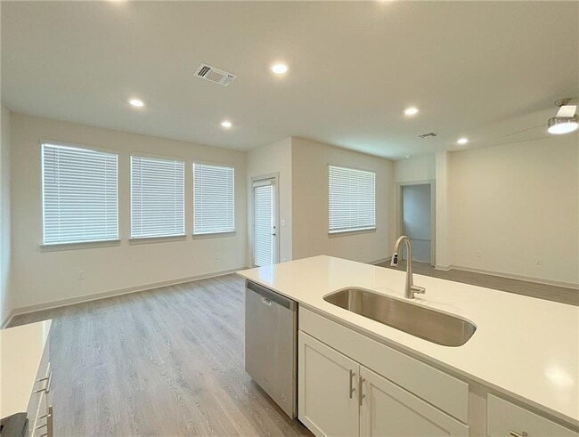 Building Photo - 10501 Defender Trl