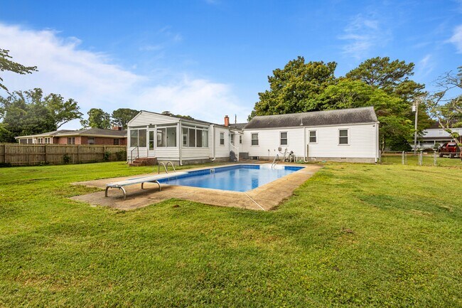 Building Photo - 1216 Olive Rd
