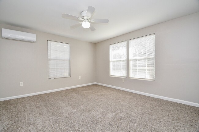 Building Photo - 2928 Wayne St