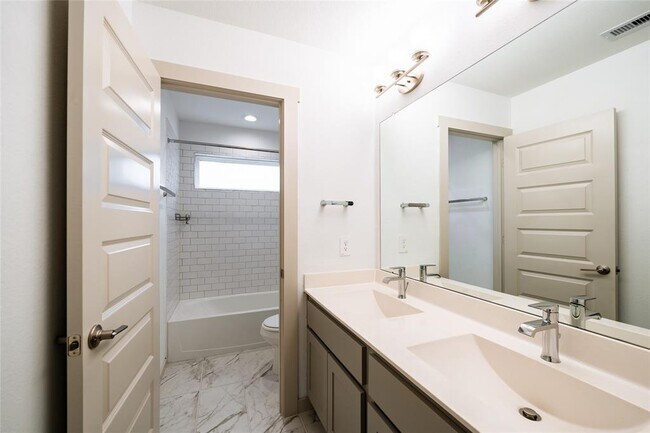 Building Photo - 29423 Red Rocks Pk Dr