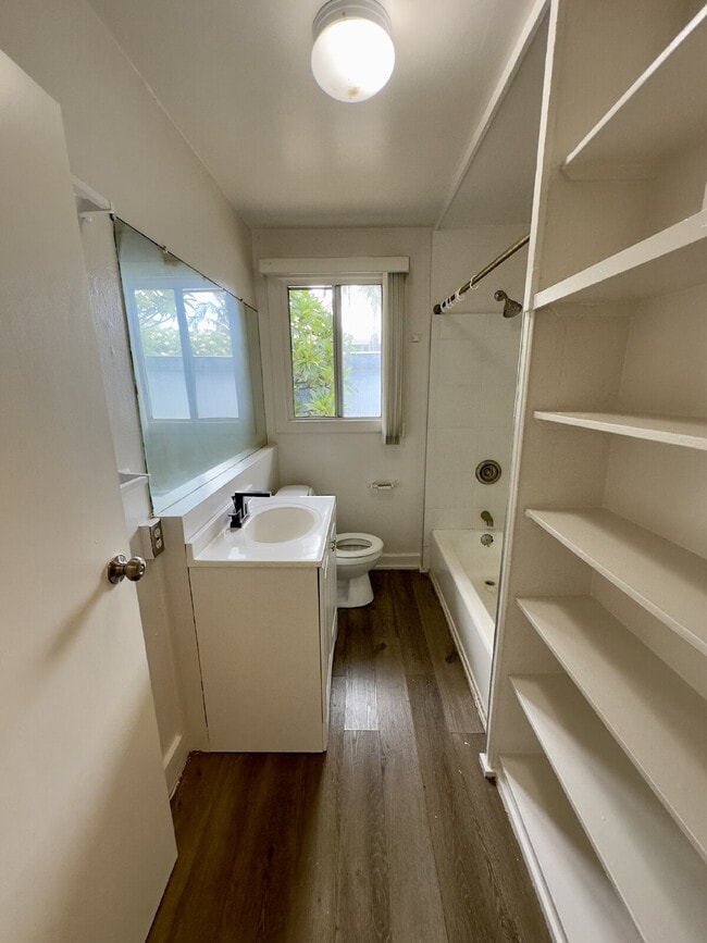 Building Photo - Ewa Beach Gem! 2BR/1BA with A/C, Parking &...