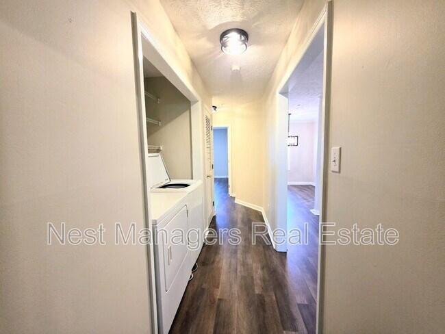 Building Photo - 302 Bubble Creek Ct