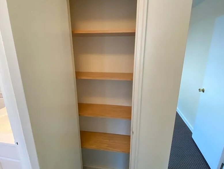 Kitchen Pantry - 15470 20th Rd